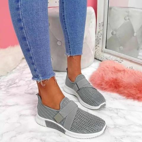 Sneakers for women with bunions deals